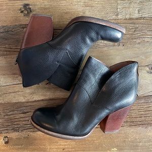 Kork-Ease Leather Heel Ankle Bootie Sz 9.5M